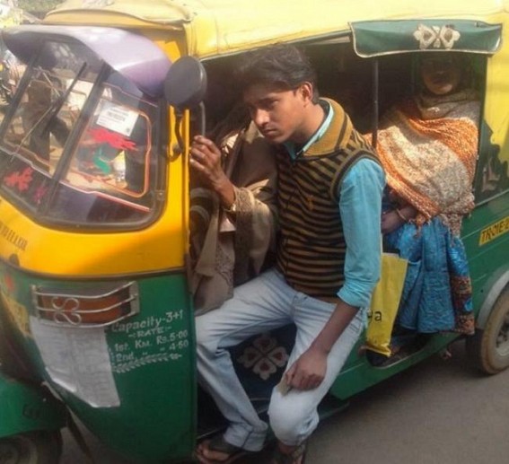 Unruly auto drivers break department rules: carrying maximum passengers prevails. Unruly auto drivers break department rules: carrying maximum passengers prevails.
